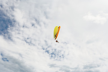 paraplane flying high up