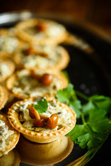 Tartlets with mushroom filling