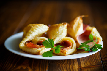Baked puff pastry with bacon