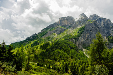 Fototapeta na wymiar Berglandschaft in den Dolomiten, Höhenweg 1, Alta Via 1, Italien