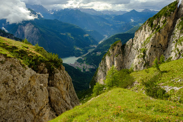 Fototapeta na wymiar Blick ins Tal, Dolomiten Höhenweg 1, Alta via 1, Italien