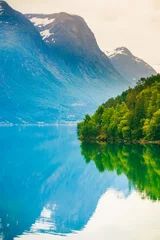 Fototapete Blauer Himmel Berge und Fjord in Norwegen,