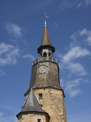 Fototapeta na wymiar Torre del reloj / Clock tower. Dinan. Bretaña. Francia