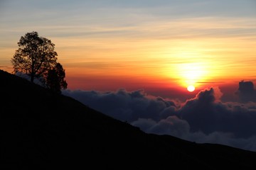 Sonnenuntergang vom Gipfel des Mount Rejani