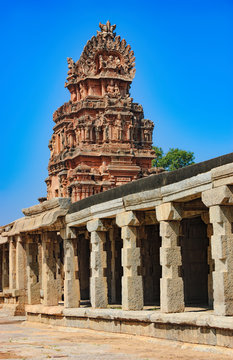 Crumbling stone statues and bas-reliefs at the top of the temple of Bala Krishna in Hampi, Karnataka, India. Famous Indian landmark, World Heritage.