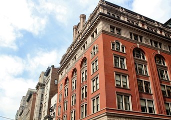 Fototapeta na wymiar Historic buildings in the city of New York