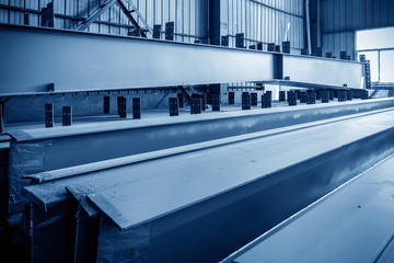 Obraz premium Large steel factory warehouse