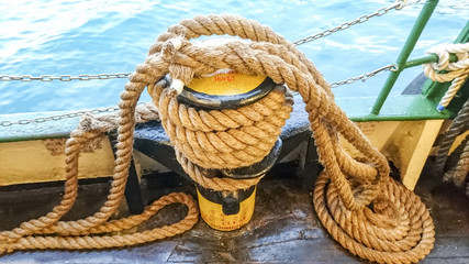 Cordes amarrage bateaux cordage © Lanzafame