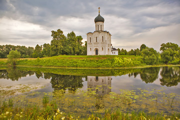 Храм Покрова на Нерли. Боголюбово. Золотое кольцо © aphonua