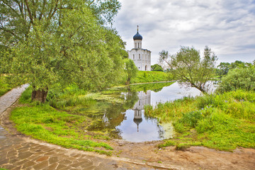 Храм Покрова на Нерли. Боголюбово. Золотое кольцо России. © aphonua