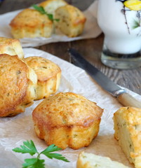 Cupcakes from courgettes and cheese