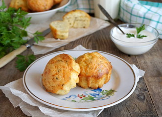 Cupcakes from courgettes and cheese
