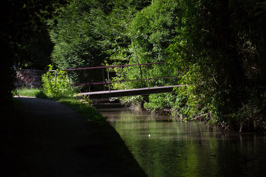 le pont sur le canal