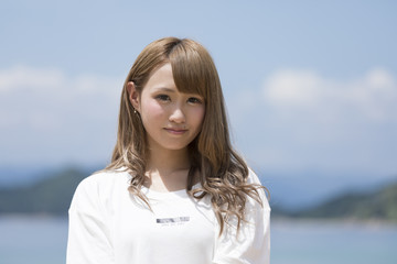 海と青空と女の子