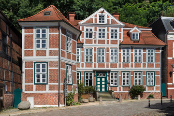 Fototapeta na wymiar Historische Gebäude am Ruferplatz in Lauenburg
