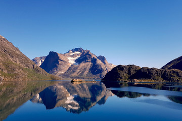 Gletscher und Berge in Grönland
