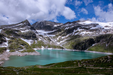 Obraz premium Türkiser Bergsee