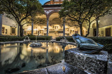 Milan Santa Maria delle Grazie Bramante frog fountain