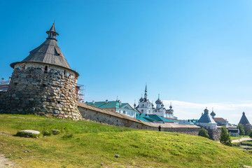 Fototapeta na wymiar View of the Spaso-Preobrazhensky Solovetsky monastery.