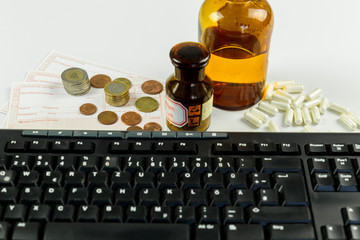 Rezepte und Bargeld, Online Apotheke bestellen von Medikamenten