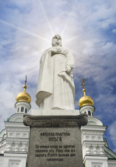 Princess Olga's monument with Kiev-Pechersk Lavra Church. The inscription is that Russian people believe she will be the first representative of Kyiv Rus to enter the kingdom of heaven. © syberianmoon