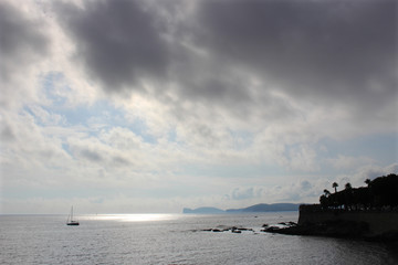 Obraz premium Panoramic view of Alghero sea in a cloudy day