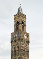 Fototapeta na wymiar the clock and tower of bradford town hall