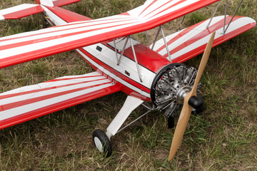 Modellflugzeug Doppeldecker