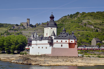 Fototapeta na wymiar Germany, Rhine Valley, Castle Pfalz