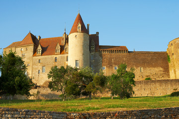 Fototapeta na wymiar Chateauneuf en Auxois, Bourgogne, France