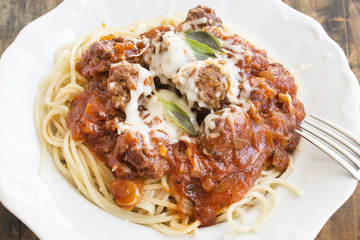 Spaghetti with Meatballs in Tomato Sauce