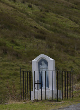 Satue of Maria Ireland