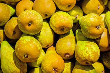 Fresh pears on the market