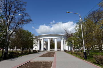Naklejka premium Seaside park of the city of Tsimlyansk in the Rostov region. 