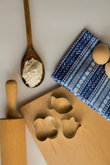 Zestaw podstawowych produktów wykorzystywanych do pieczenia ciast. © trojan74