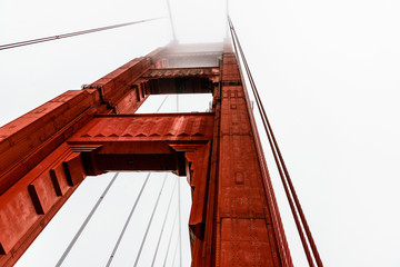 Golden Gate Bridge - fog up close
