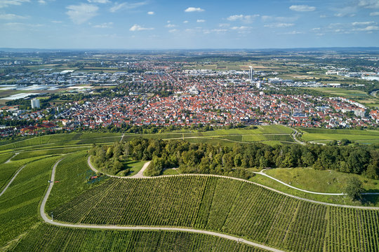Fellbach mit dem Kappelberg im Vordergrund