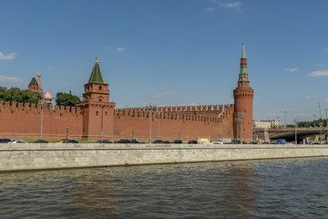Obraz premium Moscow, Russia - August 10, 2017: Moscow Kremlin view from the riverside