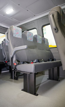 Interior da van escolar vazio