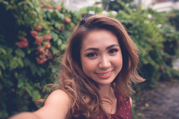 Obraz premium Girl taking selfie