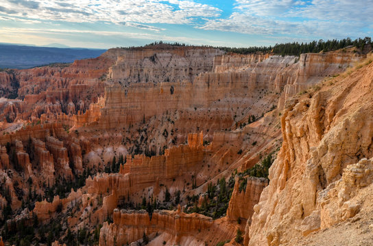 southern rim of Bryce Canyon from Upper Inspiration Point
Bryce Canyon National Park, Utah, United States