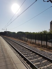 Fototapeta na wymiar Peron kolejowy