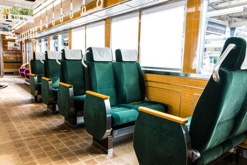 電車の座席
