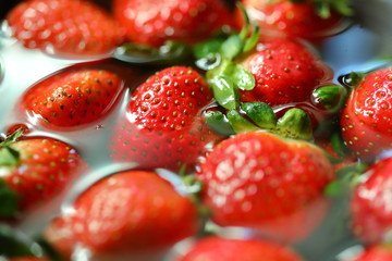 strawberry red fruit cleaning water