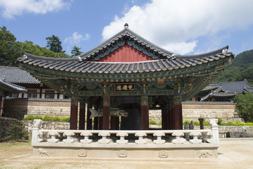 Fototapeta premium Beautiful Korean temple