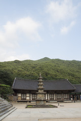 Fototapeta na wymiar Beautiful Korean temple