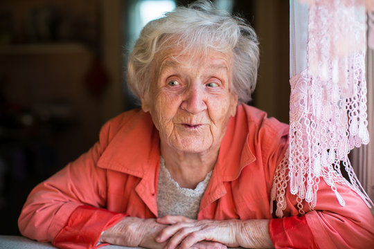 An elderly woman, ironic portrait.