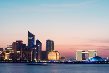 Fototapeta premium modern buildings near water in midtown of modern city