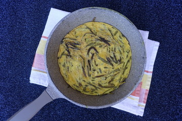 Omelette with asparagus