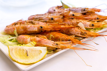 fries cuisine shrimp and lemon